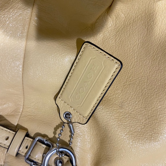 Coach Madison Sabrina satchel handbag in a soft yellow leather butter yellow - Picture 9 of 12